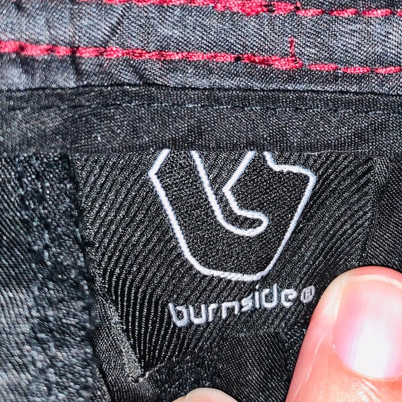 Boys size 8 BURNSIDE shorts black - Picture 2 of 3